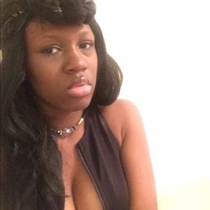 Meet your Posher, Zakia